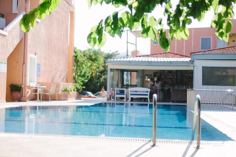 Ormos Atalia Aparthotel Bali  Экстерьер фото